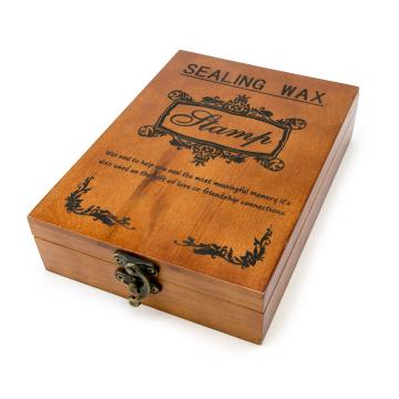 Drewniane pudełko prezentowe z lakami do pieczęci